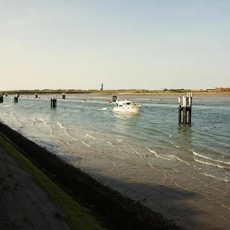 Near Sandy Beach, Cleaning Included Apartment Nieuwpoort
