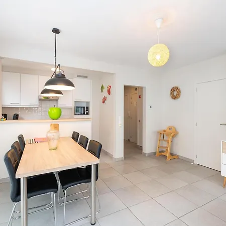 Near Sandy Beach, Cleaning Included Apartment Nieuwpoort