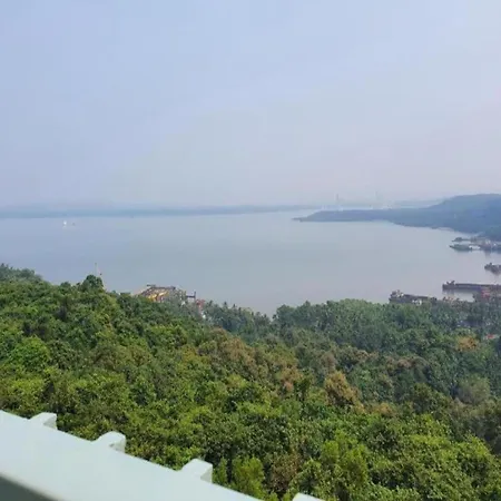 Near Sandy Beach, Cleaning Included Apartment *
